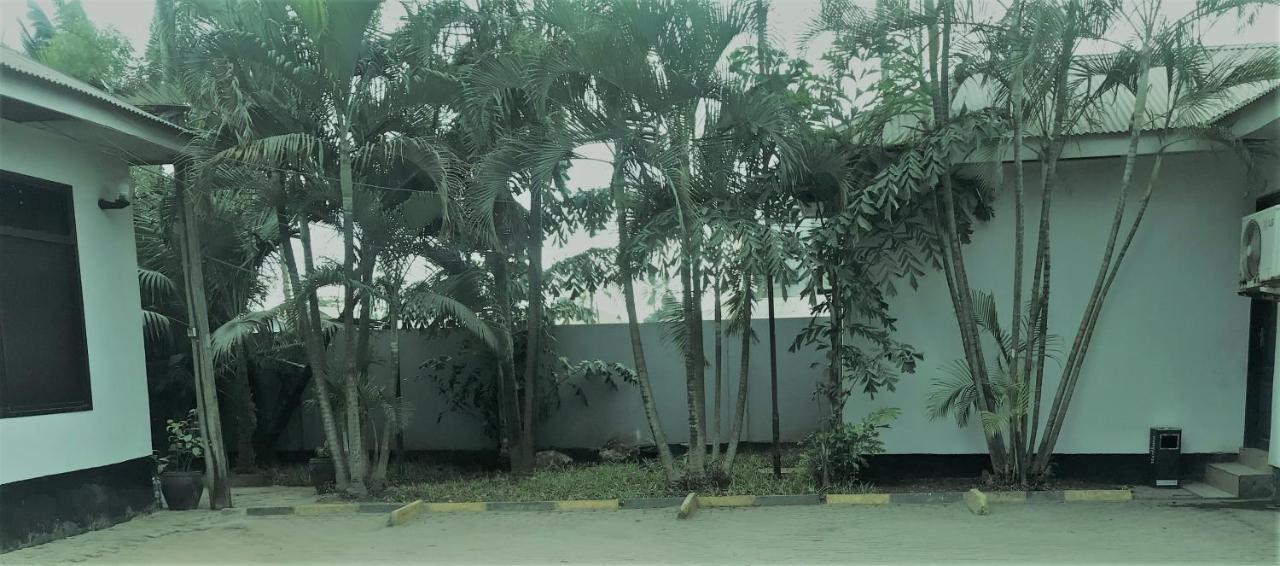 Transit Motel Airport Daressalam Exterior foto