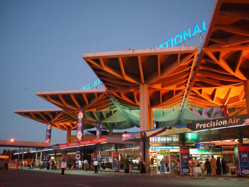 Transit Motel Airport Daressalam Exterior foto