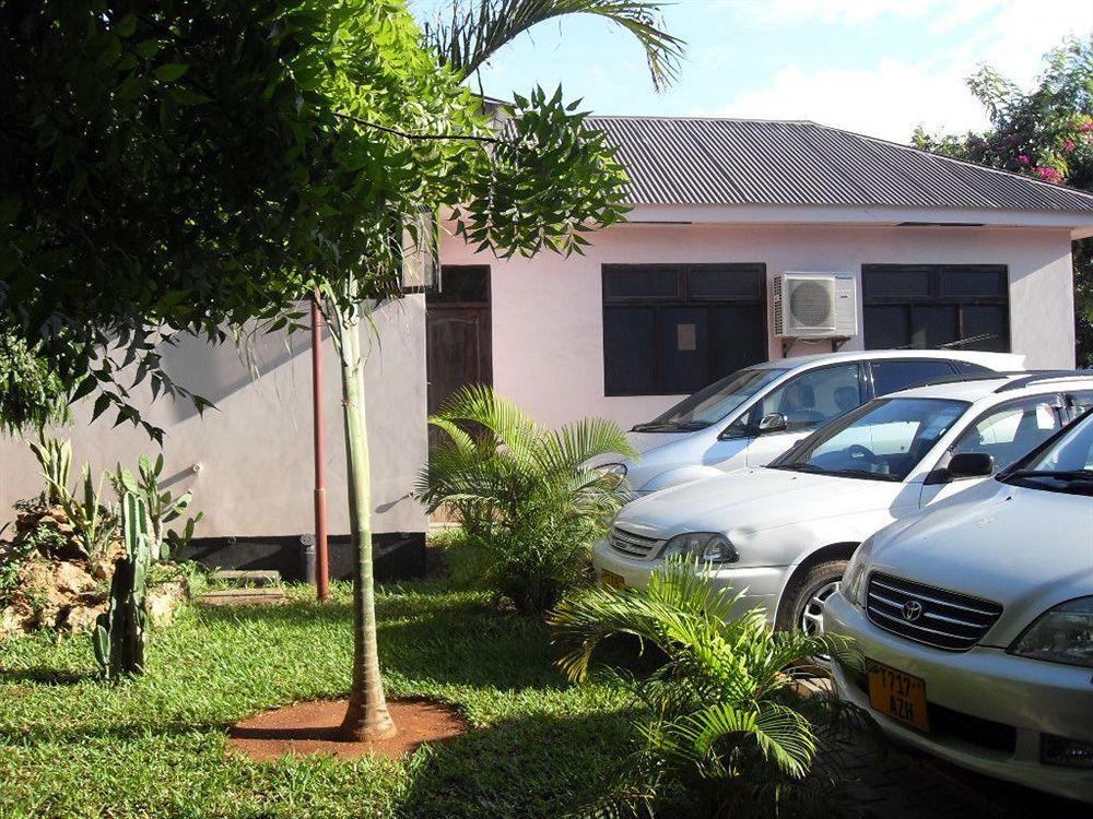 Transit Motel Airport Daressalam Exterior foto